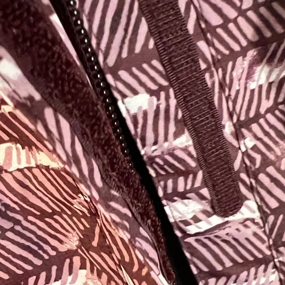 The North Face Women's Burgundy Patterned Raincoat - Picture 6 of 9